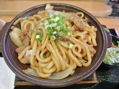 津山城近くの「よし乃」というお食事処でホルモンうどんを頂きました。

美味しい！そもそもホルモンが入っていると何でもおいしい！