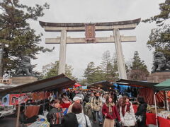 ２／２５
北野天満宮は梅花祭とあって、すごい賑わい。
