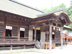 開店まで３０分くらいあるので、大山祇神社でうろうろ。

本殿です。
