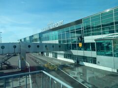 ヘルシンキヴァンター国際空港から、夏季限定のベルゲン行きに搭乗。
途中ストックホルムでワンストップします。