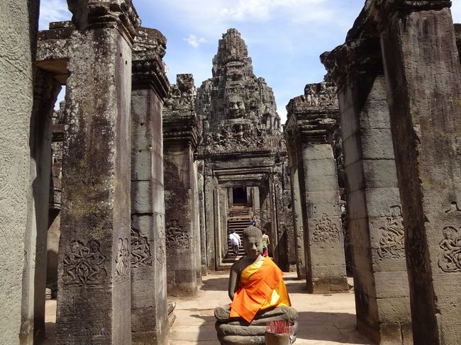 ちょっとタイっぽい<br />この仏像も後に置かれたのでしょうね。