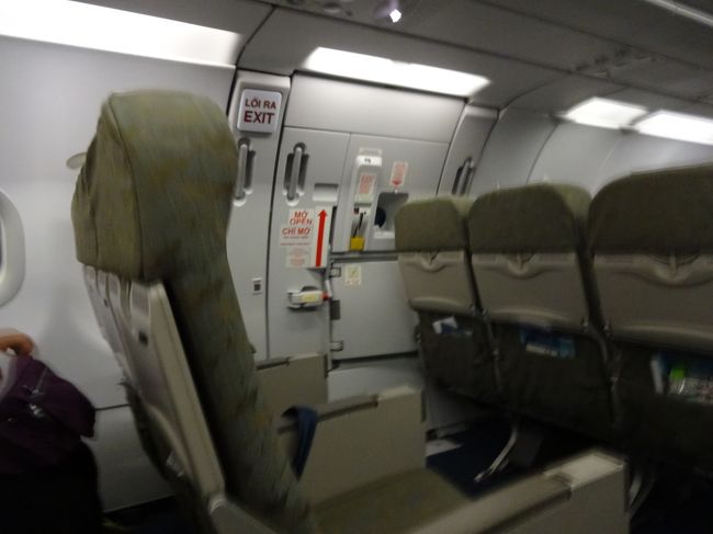 非常口に席あるし、大丈夫か？