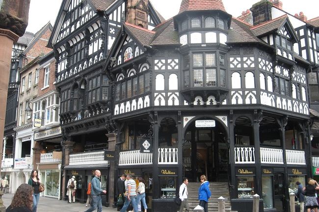 イギリス縦断⑥(チェスター)城壁、ハーフティンバー様式の建築、ザ・ロウズ
