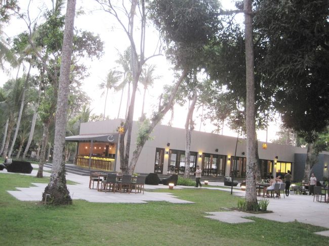 レストランは少し離れていて<br />外でも楽しめるようになっています