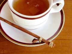 朝食のモーニングティー
シナモンも可愛く添えてくれました。