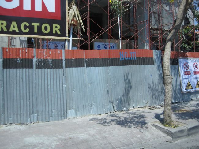 こういう 工事中を見るのも<br />次回までおあずけ。