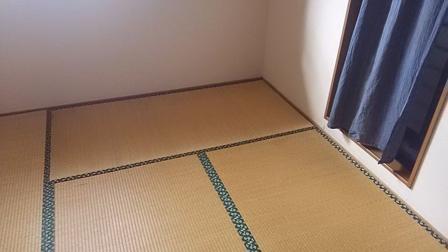 チェックアウトのため部屋を片付けます