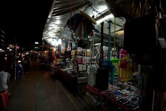 ホテル周辺をぶらぶらします。