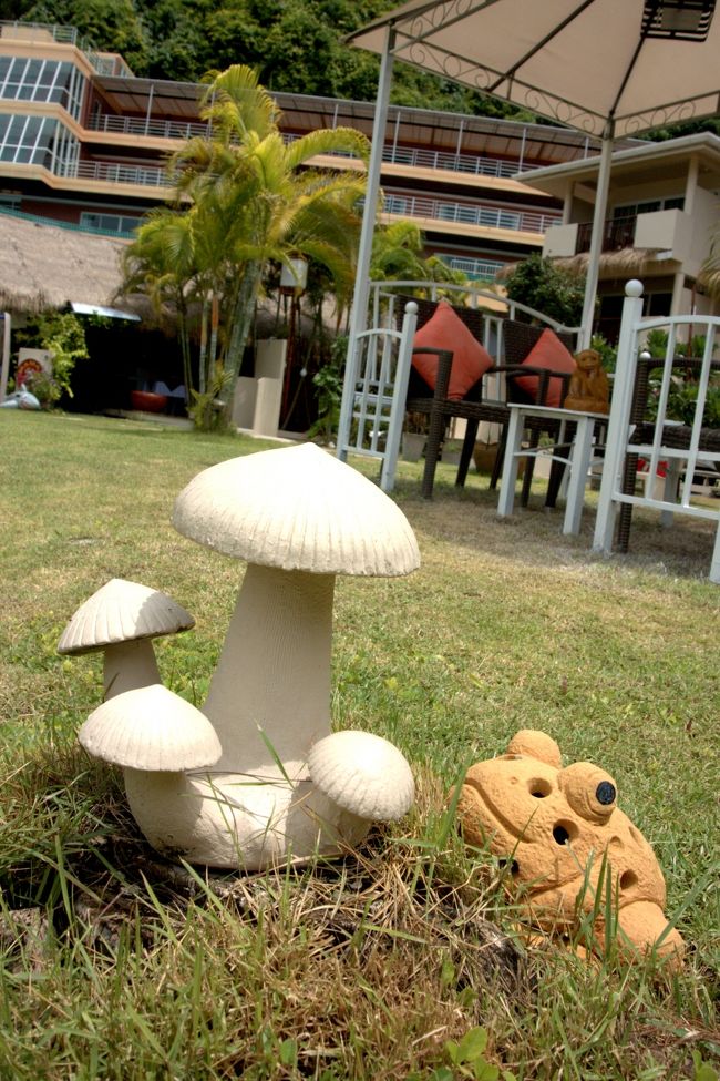 いろいろ置物があったりします。