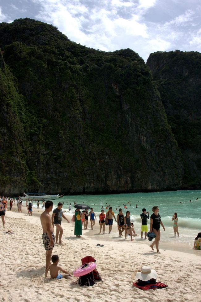 マヤベイ上陸。<br /><br />映画「ザ・ビーチ」の舞台。