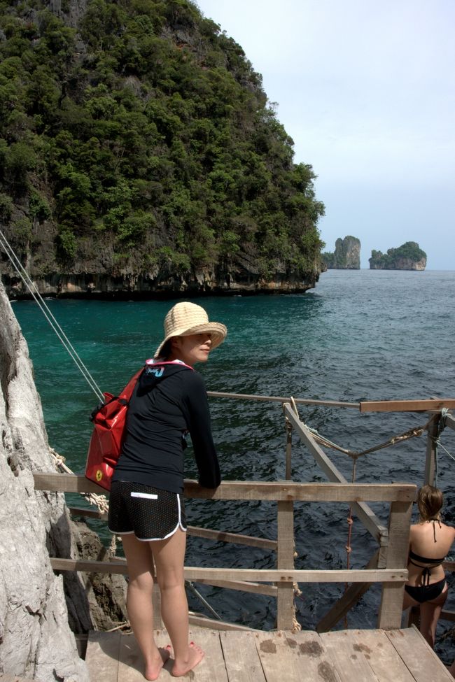 反対側の海が見えます。