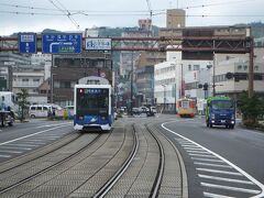 公園前の電停から松山市の中心部、大街道へ向かいます。