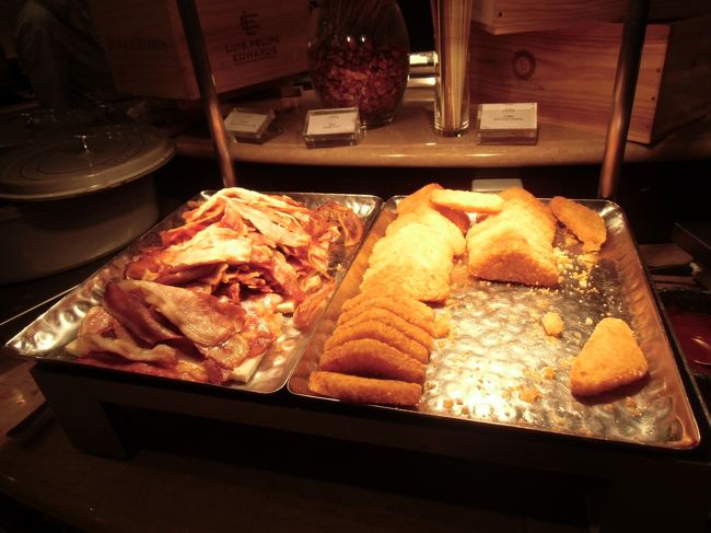 ラウンジは相変わらず賑わってた