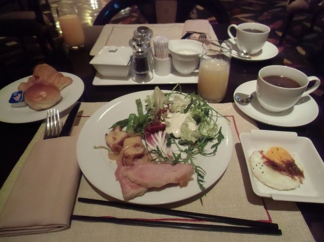 食べたものはこんな感じ。<br /><br />朝からガッツリ食べておきます