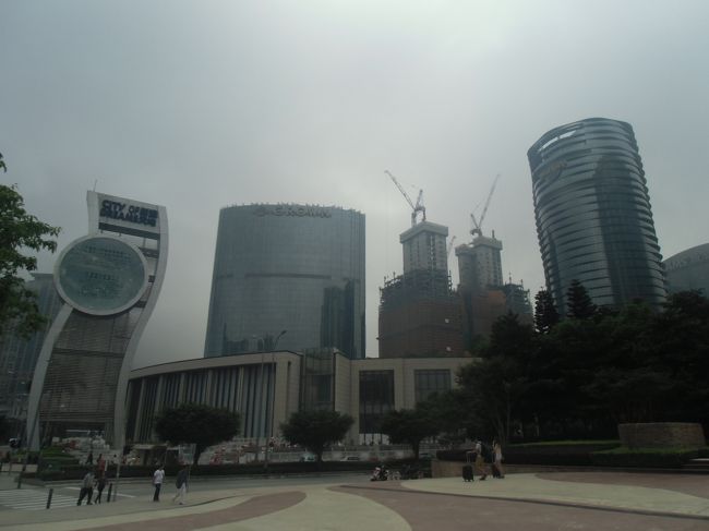 さて、まずシティオブドリームスまで歩いていく。<br /><br />霧も晴れて、これまでの中で一番良い天気。