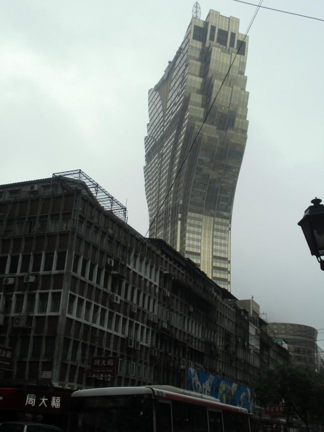 リスボアホテルまで来ました。<br /><br />ここから外に出るまでもまたまたウロウロ。