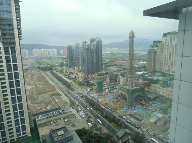 今日の天気。<br /><br />昨日みたいな霧は出ていない<br /><br />雨予報だったのに、結局雨が降ったのは、到着した時と昨夜だけだった