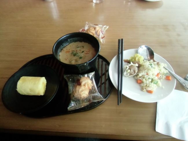 ちょうどお昼時だったので、ランチですね