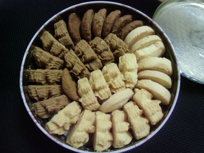 預け荷物もないので、走ってギリギリ乗りたいバスに間に合った。<br /><br />お土産はジェニーベーカリーのクッキーだけです