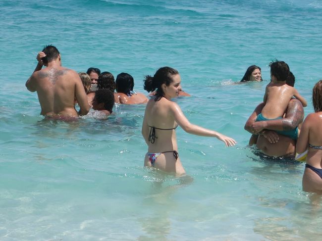 大人も子供も、かなりテンション高いです。