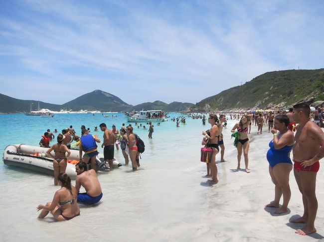 このビーチは、ファロウ海岸の対岸にあります。写真の奥に見えるのがファロウ海岸です。