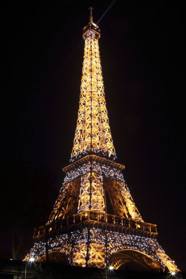 Bon Jour France Paris パリ を満喫編 パリ観光２日目 後半 エッフェル塔 夕暮れ きらめく シャンパン フラッシュ とセーヌ川ディナークルーズ ホテル ブライトン Hotel Brighton 泊 ３ １２ パリ フランス の旅行記