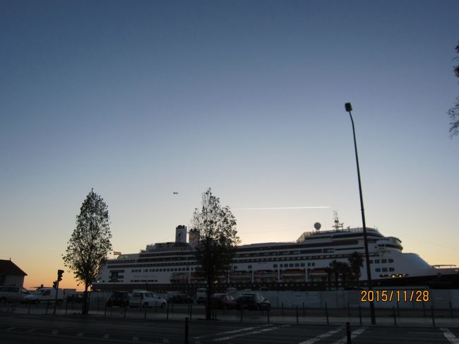 今日は、早起きして、出かけます。