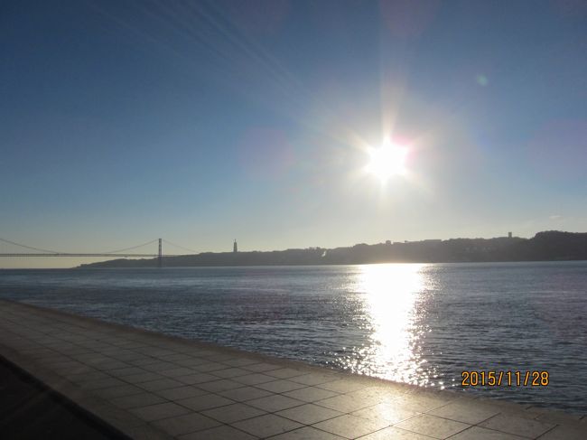 朝日です。<br />クルーズに出かけると、普段は、?夕日、朝日”が気になります。