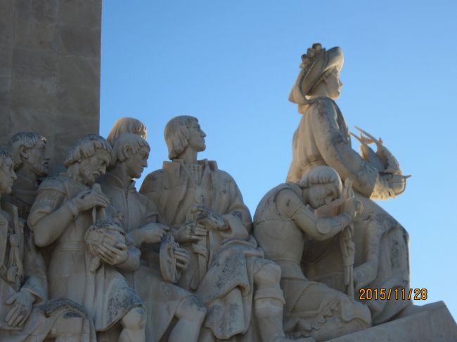 ”発見のモニュメント”<br />先頭に、”エンリケ航海王子”です。