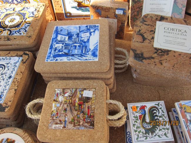 お店屋さんには、タイルが、たくさんあります。