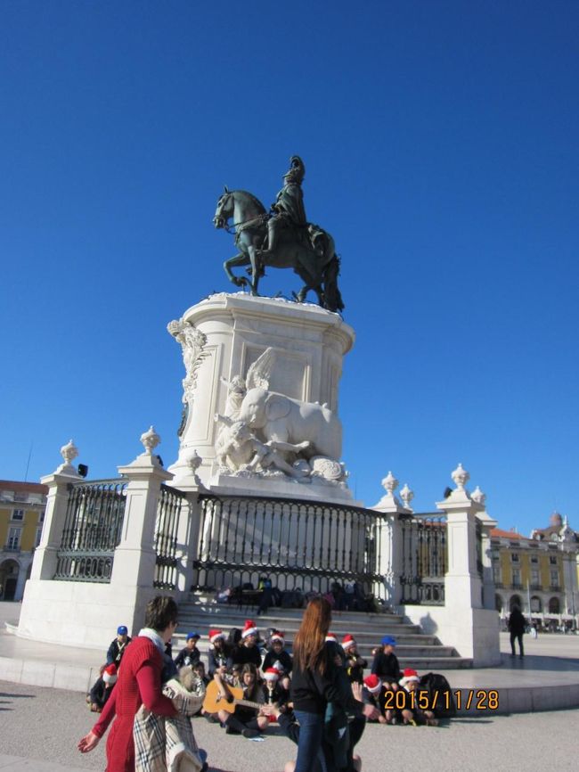 カモンイス広場です。