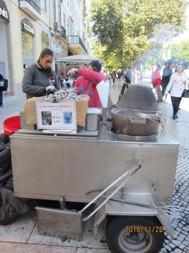 ”焼き栗や”さんです。