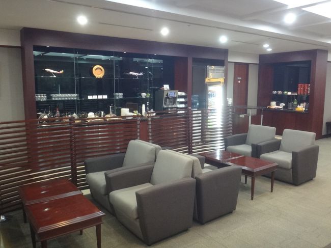 それではフード＆ドリンクコーナーに向かいます。