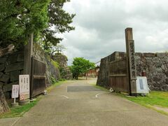 佐賀城にやってきました。
天守はありませんが、佐賀城本丸歴史館が敷地内にあります。