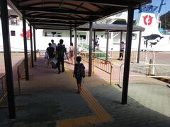 十分楽しんだので、帰りは早めの時間につくフェリーで。

フェリーも満席に近く、時間がかかるため外よりも中の席の方がお勧めです。

外だと潮でべとべとになりました・・・。