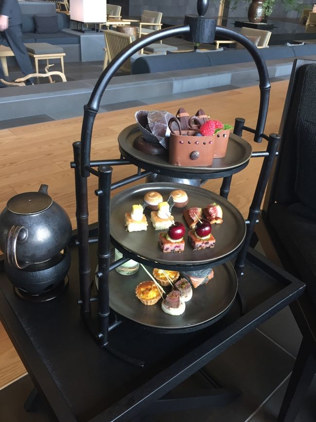 ３段トレイが運ばれてきました！！上品！