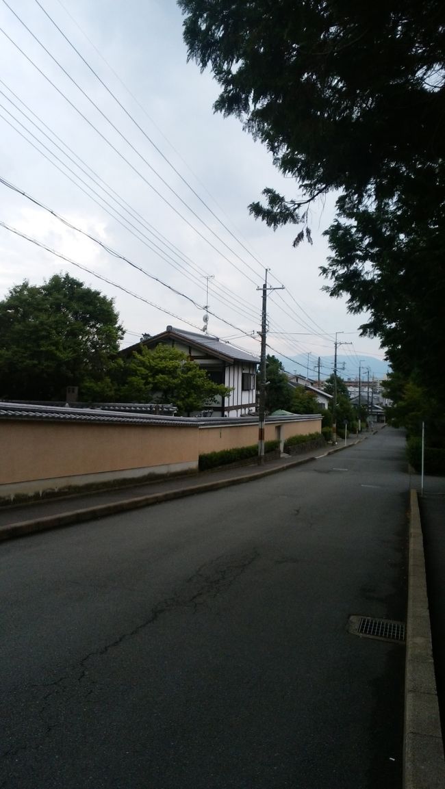 駅へ向かう道。