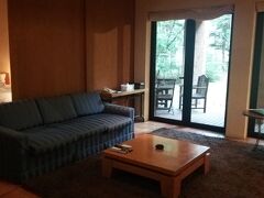 フジプレミアムリゾートのフォレストビレッジに泊まりました。

梅雨時の直前割引という超お得なプランを見つけたので、今回の旅行が決定！
とにかく部屋が広い！