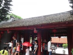 道に迷いながらも午前中最後の目的地、文廟へ。

ここは日本でいう【天満宮】的なところ。
頭がよくなりますように…