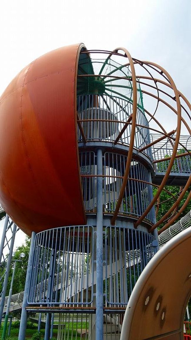 万博記念公園 ７ 完 夏の花八景から中央ゲート前を通って 日本庭園駐車場までの風景 吹田 万博公園 大阪 の旅行記 ブログ By Hn11さん フォートラベル