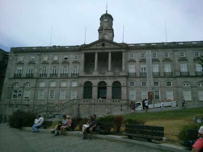 ボルサ宮です。今はポルト商工会のオフィスになっています。