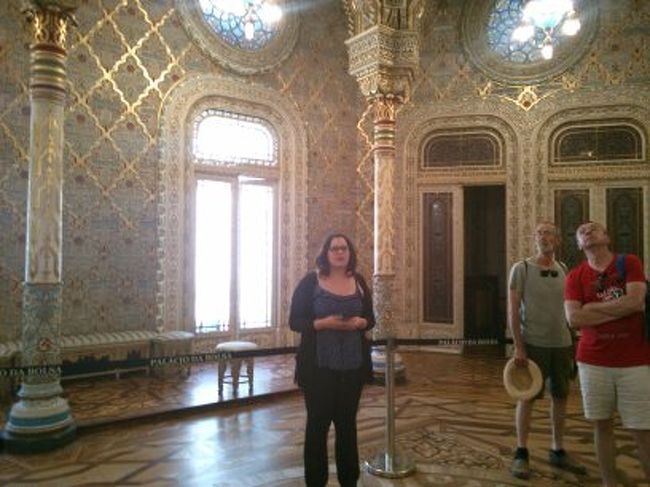 ガイド付きで見学が予約制になっています。説明はもちろん英語です。<br />この方がガイドです。分かりやすい英語で説明してくれました。<br />