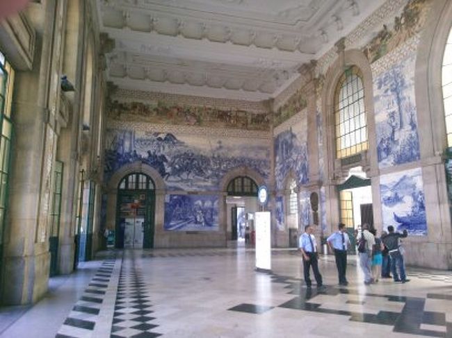 早朝は人が少ないですね。