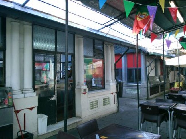 地元の市場、ボリャオン市場にやってきました。