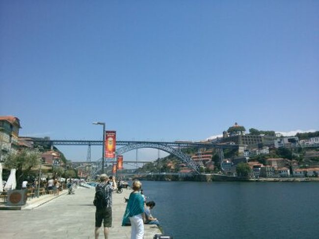 今日もドウロ川まで下りて来ました。