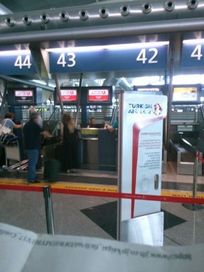 10時を過ぎ、やっと搭乗手続きの開始です。