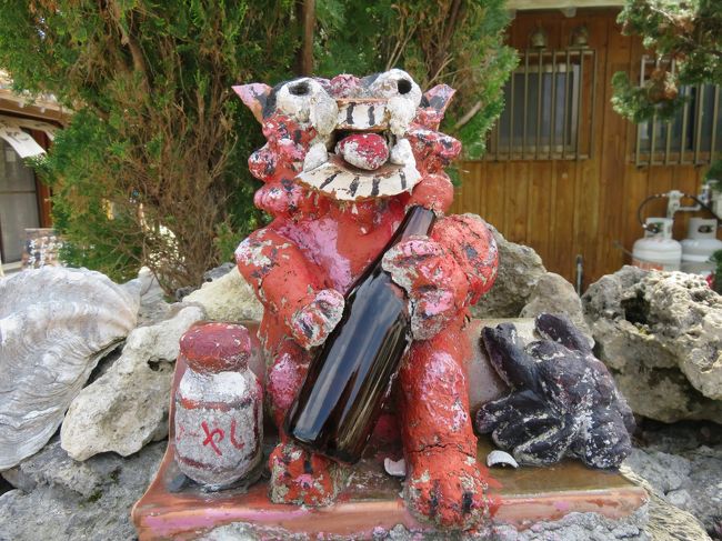 こんな味わい深いシーサーも　島のあちこちにあって<br />シーサー見て回るのも楽しいです。