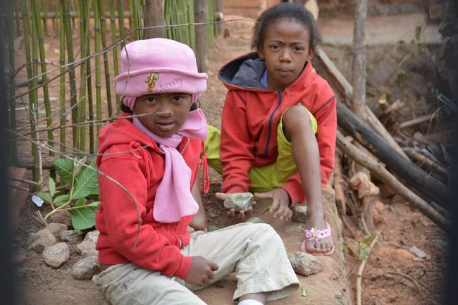 遊んでいる子供