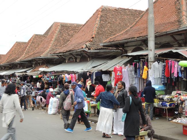 賑わう市内、アナラケリー・マーケットには滞在中、何回も足を運んだ。