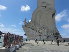 まず見えたのが、発見のモニュメント。